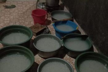 "Langhong" bahan pencampur es buah khas Makassar