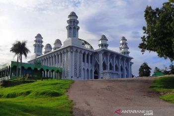 Dampak COVID-19, kegiatan Ramadhan di masjid Kota Kendari sepi