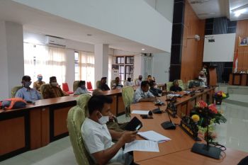 Nelayan minta  pembangunan tanggul Teluk Palu sediakan tambatan perahu