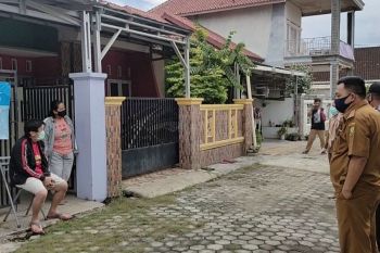 Pasien sembuh ajak pasien COVID-19 lain bersemangat dengan hati gembira