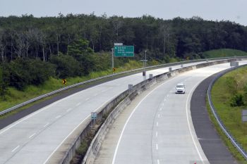 Satu petugas Gerbang Tol Simpang Pematang dirawat di Palembang