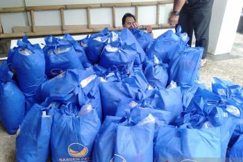 Warga Sulteng di Jakarta  dapat bantuan pangan dari legislator Nasdem