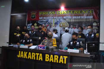 Viral! dua remaja tanggung miliki senjata api untuk tawuran, diringkus polisi