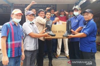 Selain salurkan APD, Fraksi Demokrat Agam imbau masyarakat patuhi imbauan pemerintah