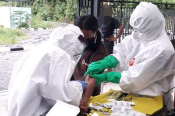 Hasil tes cepat 14 pelaku perjalanan dari Gowa negatif COVID-19