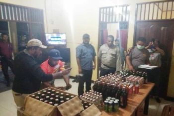 Polisi Jayapura tangkap penjual minuman alkohol ilegal di Expo