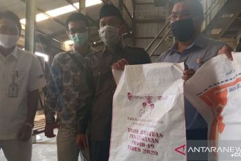Legislator menyayangkan ada foto Bupati/Wabup Jember dalam kemasan beras bantuan COVID-19