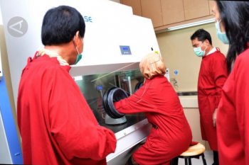 Anies dorong pusat tingkatkan tes PCR