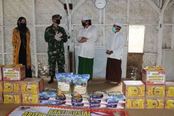 Abituren Akmil 1998 gelar bahkti sosial pembagian paket sembako