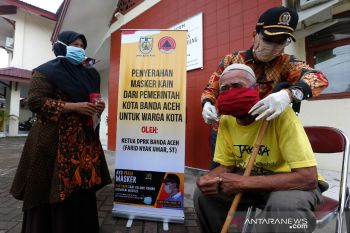 Bantuan masker untuk Panti Jompo