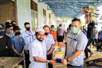 Bulog memasok beras kebutuhan masyarakat Boltim selama COVID-19