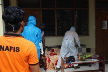 Polisi Banjarnegara datangi TKP perempuan meninggal di mes