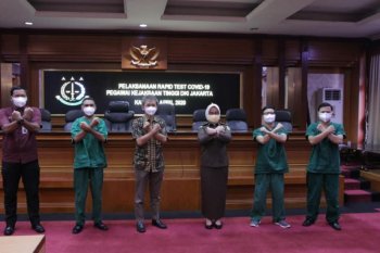 100 pegawai Kejati DKI menjalani tes cepat deteksi COVID-19