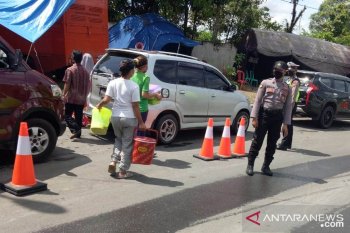 Polisi halau puluhan kendaraan pemudik di perbatasan Rejang Lebong-Kota Lubuklinggau