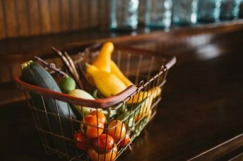 Agar tahan lama, ini tips simpan daging, buah dan sayur kala pandemi