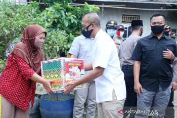 Alumni Akpol 93 dipimpin Wakapolda Sumsel aksi sosial bantu warga kurang mampu di Palembang