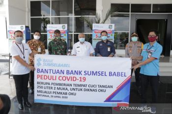 Bank SumselBabel Baturaja salurkan bantuan enam unit alat cuci tangan