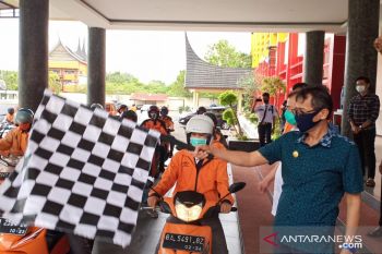 Gubernur : Bantuan COVID-19 Sumbar sudah diantar ke rumah warga