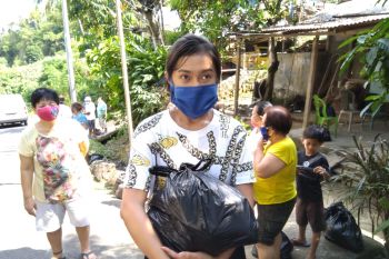 Shelomita bongkar celengan bantu ratusan warga terdampak COVID-19
