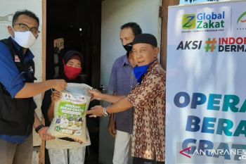 Hari ini 10 ton beras dilepas untuk dibagi gratis pada warga terdampak COVID-19 di Padang, bantuan dari ACT