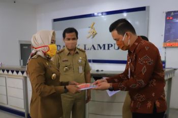 Bupati Tulangbawang realisasikan bantuan sosial lansia dan disabilitas