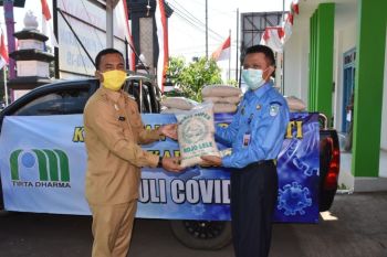PDAM Batang sumbang 3 ton beras warga terdampak COVID-19