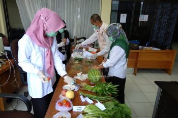 Jelang Idulfitri, DPKP Laksanakan Uji Bahan Makanan