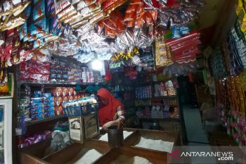 Pandemik COVID-19, Gubernur Sulsel imbau ASN belanja di warung UMKM