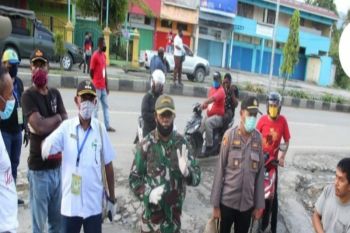 Distrik Sentani Kota Jayapura tertibkan portal jalan ilegal yang resahkan warga