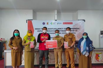 Penyintas gempa Sigi  dapat bantuan APD dari Mercy Corps