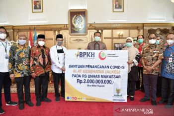 BPKH serahkan bantuan untuk dua rumah sakit di Sulsel