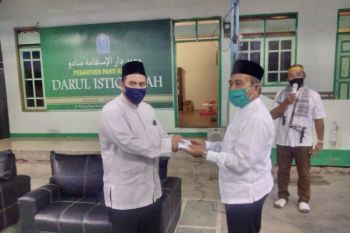 Baznas serahkan infaq di ponpes dan panti asuhan di Manado