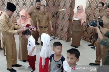 Program seragam sekolah gratis di Tanjungpinang  tetap berjalan