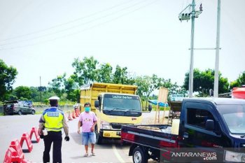 Hendak mudik ke Bengkulu, satu keluarga dari Lampung dipaksa putar arah