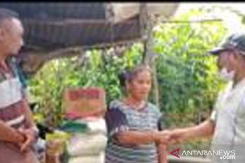 Balon Bupati Inhu Siti Aisyah bantu warga miskin