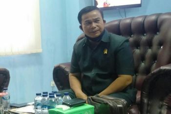 Kisruh di DPRD Nias  sebaiknya   dihentikan demi rakyat
