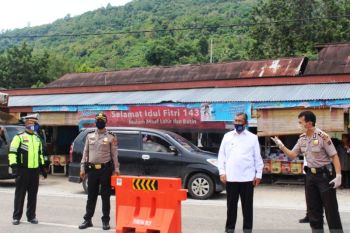 Bupati Solok serahkan masker untuk petugas perbatasan