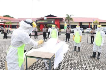 Polres Karimun simulasikan cara penyelenggaraan jenazah pasien COVID-19