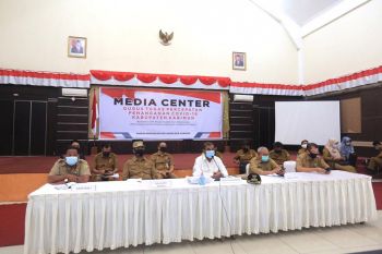 Bupati Karimun pastikan 33.000 paket sembako sampai ke tangan warga
