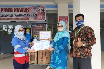 PT SEML salurkan bantuan APD kepada RSUP M Djamil Padang