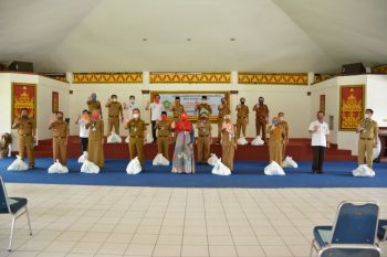 LKKS Bandarlampung bagikan 800 paket sembako