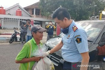 Rutan Baturaja bagikan 500 paket sembako untuk warga terdampak COVID-19