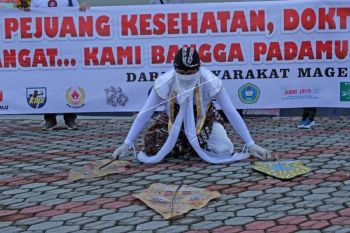 Aksi dukung petugas medis melawan COVID-19