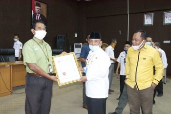 Penangkar bibit buah binaan PT RAPP raih sertifikat