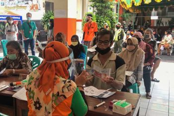Warga Kota Yogyakarta terdampak COVID-19 mulai cairkan BLT Kemensos
