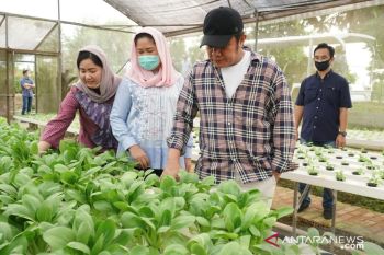 Gubernur Sumsel: Pemimpin harus beri contoh tetap di rumah untuk cegah COVID-19