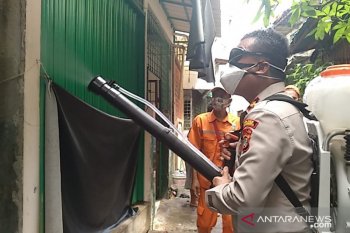 Puluhan jemaah musala dievakuasi karena terpapar COVID-19