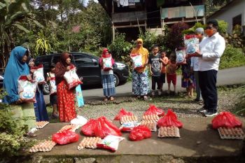 KKB bantu kebutuhan pangan 300 KK asal Bulukumba di Makassar