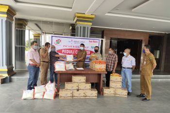 Yayasan IRG serahkan bantuan 3 ton beras
