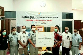 Jasa Raharja bersama stakeholder bantu Alkes dan APD ke RS di Pati